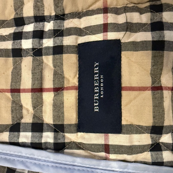 Burberry Quilted Lightweight Jacket - Powder Blue - ⭐️ Host Pick ⭐️ - Picture 7 of 11